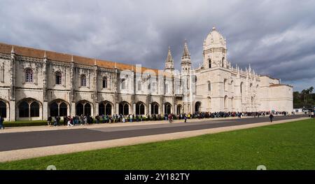 Lisbonne, le monastère Mosteiro dos Geronimos ou Jérinomos (Heironymites) près de Belem. Banque D'Images