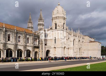 Lisbonne, le monastère Mosteiro dos Geronimos ou Jérinomos (Heironymites) près de Belem. Banque D'Images