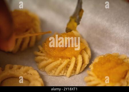 Biscuits au beurre d'ananas en cours de fabrication Banque D'Images