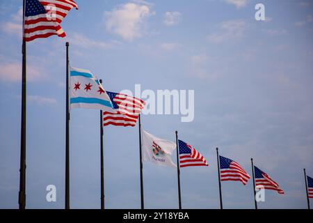 Drapeaux sur la Navy Pier à Chicago, Illinois Banque D'Images