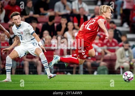 Danemark. 05th Sep, 2024. Le danois Kasper Dolberg et le suisse Ruben Vargas lors du match de l'UEFA Nations League opposant le Danemark et la Suisse à Parken à Copenhague le jeudi 5 septembre 2024. (Photo : Mads Claus Rasmussen/Ritzau Scanpix) crédit : Ritzau/Alamy Live News Banque D'Images