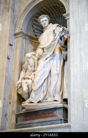 Saint Jean de Dieu – Une statue dans la basilique Saint-Pierre au Vatican. Banque D'Images