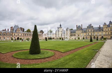 Château de Fontainebleau, Fontainebleau, Château et Parc de Fontainebleau, Château royal de Fontainebleau près de Paris, vu du Grand parterre, UNESC Banque D'Images