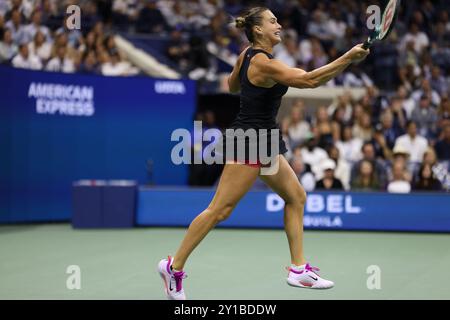 Flushing Meadows, US Open : Aryana Sabalenka lors de son match de demi-finale contre Emma Navarro, des États-Unis. 05th Sep, 2024. À l'US Open aujourd'hui. Sabalenka a gagné le match en sets consécutifs pour se rendre à la finale de samedi. Crédit : Adam Stoltman/Alamy Live News Banque D'Images