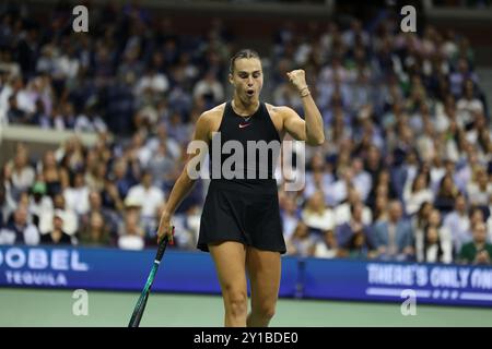 Flushing Meadows, US Open : Aryana Sabalenka lors de son match de demi-finale contre Emma Navarro, des États-Unis. 05th Sep, 2024. À l'US Open aujourd'hui. Sabalenka a gagné le match en sets consécutifs pour se rendre à la finale de samedi. Crédit : Adam Stoltman/Alamy Live News Banque D'Images