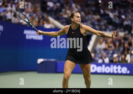 Flushing Meadows, US Open : Aryana Sabalenka lors de son match de demi-finale contre Emma Navarro, des États-Unis. 05th Sep, 2024. À l'US Open aujourd'hui. Sabalenka a gagné le match en sets consécutifs pour se rendre à la finale de samedi. Crédit : Adam Stoltman/Alamy Live News Banque D'Images