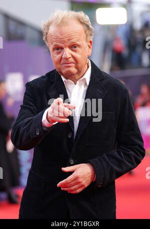 Photo datée du 12/10/22 de Toby Jones assistant à la première européenne de Empire of Light lors du BFI London film Festival 2022 au Royal Festival Hall, Southbank Centre, Londres. Le drame ITV Mr Bates vs The Post Office recevra le National Television Awards (NTA) impact Award pour avoir créé un « énorme changement culturel ». Toby Jones, Monica Dolan et d'autres membres de la distribution recevront le prix le mercredi 11 septembre après que la série en quatre parties ait été créditée pour avoir fait parler les politiciens et changé la législation. Date d'émission : vendredi 6 septembre 2024. Banque D'Images