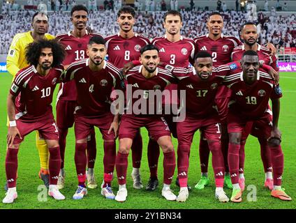 Al Rayyan, Qatar. 5 septembre 2024. Les joueurs du Qatar posent pour les photos devant le Groupe Un match de qualification asiatique de la Coupe du monde de la FIFA 2026 entre le Qatar et les Émirats arabes Unis à Al Rayyan, Qatar, le 5 septembre 2024. Crédit : Nikku/Xinhua/Alamy Live News Banque D'Images