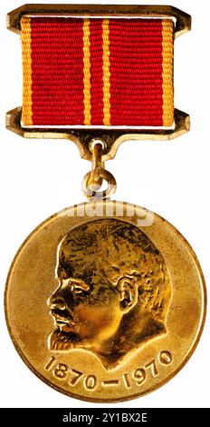 Médaille soviétique russe en commémoration du 100e anniversaire de la naissance de Vladimir Ilyich Lénine isolé Banque D'Images
