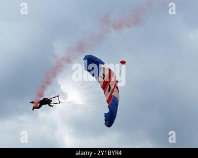 Les Falcons de la RAF sont une équipe militaire britannique de parachutistes. Banque D'Images