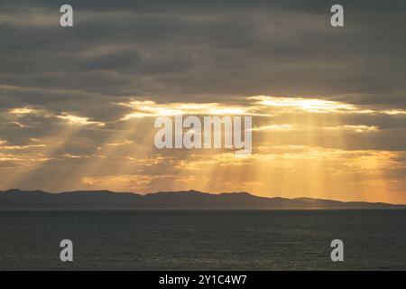 Le lac Turkana est un lac salin situé dans la vallée du Rift au Kenya, au nord du Kenya, avec son extrémité nord traversant l'Éthiopie Banque D'Images