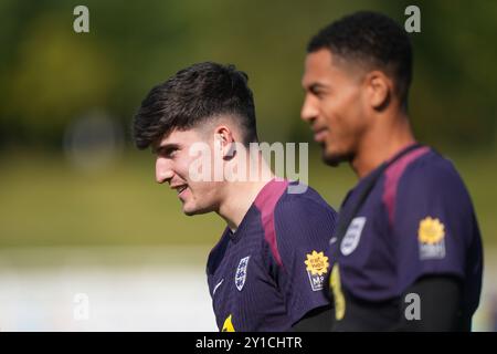 L'anglais Tino Livramento (à gauche) lors d'une séance d'entraînement à St George's Park, Burton-on-Trent. Date de la photo : vendredi 6 septembre 2024. Banque D'Images