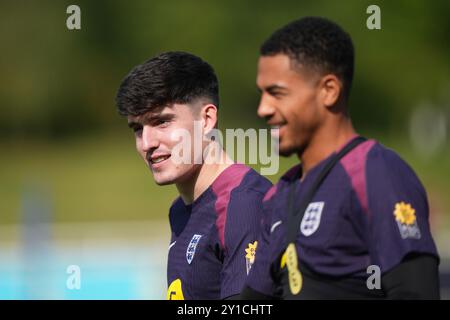 L'anglais Tino Livramento (à gauche) lors d'une séance d'entraînement à St George's Park, Burton-on-Trent. Date de la photo : vendredi 6 septembre 2024. Banque D'Images