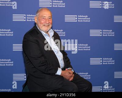 Lauréat du prix noble économiste et universitaire Joseph E Stiglitz au Festival international du livre d'Édimbourg, Écosse, Royaume-Uni Banque D'Images