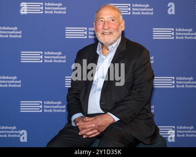 Lauréat du prix noble économiste et universitaire Joseph E Stiglitz au Festival international du livre d'Édimbourg, Écosse, Royaume-Uni Banque D'Images