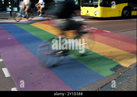 Regenbogen FussgŠngerŸberweg, Utrecht, Niederlande Banque D'Images