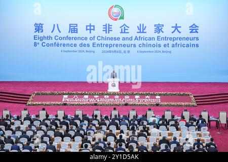 Pékin, Chine. 6 septembre 2024. La cérémonie d'ouverture de la huitième Conférence des entrepreneurs chinois et africains a lieu au Centre national des congrès de Chine à Pékin, capitale de la Chine, le 6 septembre 2024. Crédit : Chen Yehua/Xinhua/Alamy Live News Banque D'Images