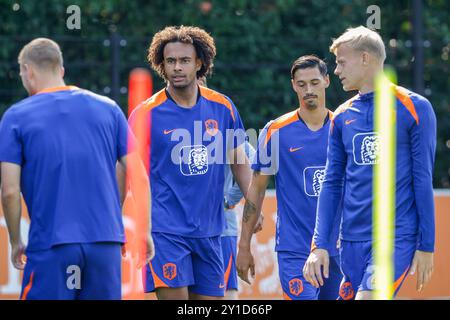 Zeist, pays-Bas. 6 septembre 2024. ZEIST, PAYS-BAS - 6 SEPTEMBRE : Joshua Zirkzee, des pays-Bas, regarde pendant une séance d'entraînement de l'équipe néerlandaise de football avant le match de l'UEFA Nations League entre les pays-Bas et la Bosnie-Herzégovine au campus KNVB le 6 septembre 2024 à Zeist, pays-Bas. (Photo de Broer van den Boom/Orange Pictures) crédit : dpa/Alamy Live News Banque D'Images