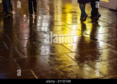 La vie urbaine sous la pluie Banque D'Images