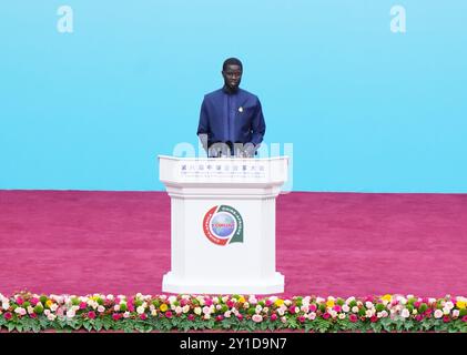 Pékin, Chine. 6 septembre 2024. Le président sénégalais Bassirou Diomaye Faye prononce un discours lors de la cérémonie d’ouverture de la huitième Conférence des entrepreneurs chinois et africains au Centre national des congrès de Chine à Pékin, capitale de la Chine, le 6 septembre 2024. Crédit : Chen Yehua/Xinhua/Alamy Live News Banque D'Images