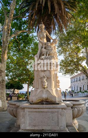 Fontaine décorative en pierre dans la vieille ville de Dubrovnik, Croatie le 27 août 2024 Banque D'Images