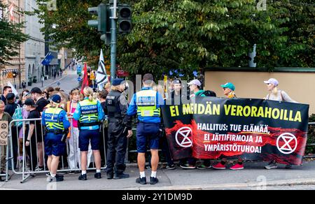 La manifestation de Boiling point (Kiehumispiste) organisée par extinction Rebellion Finland (Elokapina) à Helsinki, Finlande, le 3 septembre 2024. Banque D'Images