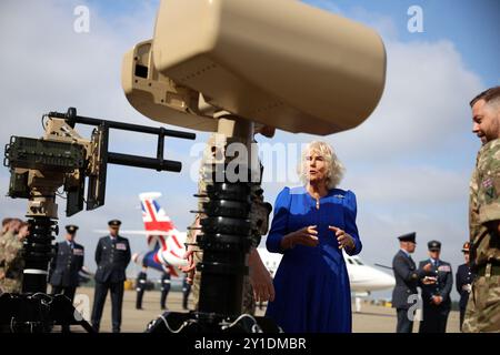 La reine Camilla, Commodore honoraire de l'Air, lors de sa visite à la RAF Leeming, Northallerton. Date de la photo : vendredi 6 septembre 2024. Banque D'Images