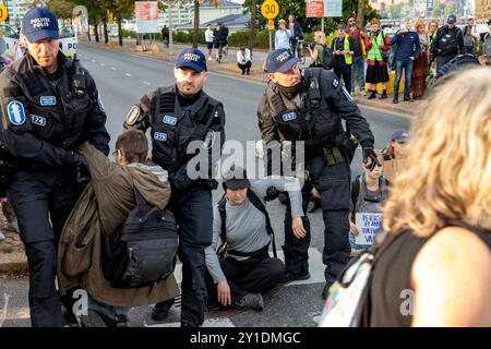 La manifestation de Boiling point (Kiehumispiste) organisée par extinction Rebellion Finland (Elokapina) à Helsinki, Finlande, le 3 septembre 2024. Banque D'Images