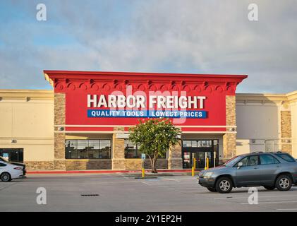 Houston, Texas États-Unis 06-06-25 2024 : Harbor Freight Tools Storefront parking store store store. Banque D'Images