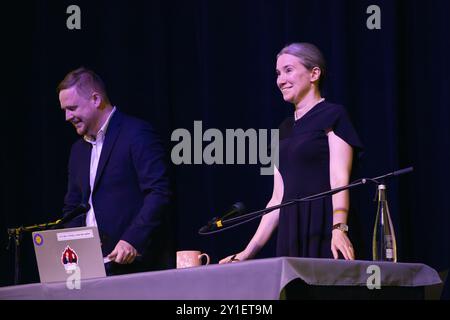 25 juin 2024, Belgrade, Serbie : une politologue Ekaterina Schulmann prononce une conférence publique sur la démocratie et la réforme en Russie. Banque D'Images