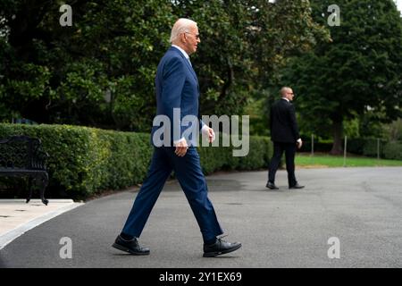 Washington, États-Unis. 06 septembre 2024. Le président Joe Biden quitte la Maison Blanche à Washington, DC le vendredi 6 septembre 2024. Le président se rend à Ann Arbor, Michigan, pour prononcer des remarques sur le programme d'investissement de son administration en Amérique. Photo de Bonnie Cash/Pool/ABACAPRESS. COM Credit : Abaca Press/Alamy Live News Banque D'Images