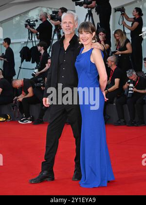 Venise, 81e Festival du film de Venise 2024 - dixième soirée. Tapis rouge du film 'Kjaerlighet' (amour) sur la photo : Yngve Saether, Hege Hauff Hvattum crédit : Independent photo Agency Srl/Alamy Live News Banque D'Images