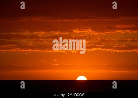 Le soleil se lève sur l'océan Atlantique à Assateague Island National Seashore, Maryland Banque D'Images