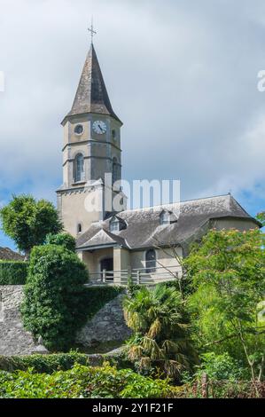 L'église Saint-Polycarpe de Castet dans la vallée d'Ossau en Béarn. France Banque D'Images