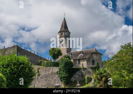 L'église Saint-Polycarpe de Castet dans la vallée d'Ossau en Béarn. France Banque D'Images