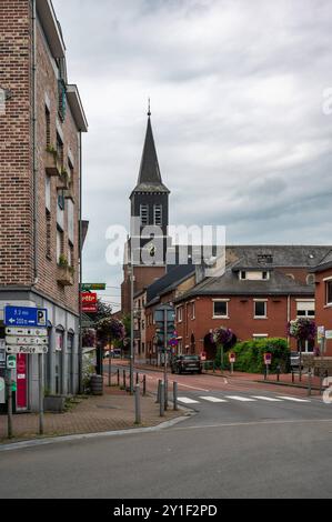 Welkenraedt, région wallonne, Belgique 25 juillet 2024 - place du village et église Banque D'Images