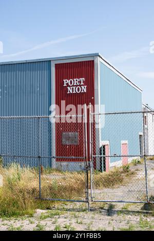 U manquant sur le panneau Port Union sur un bâtiment à Terre-Neuve-et-Labrador, Canada Banque D'Images