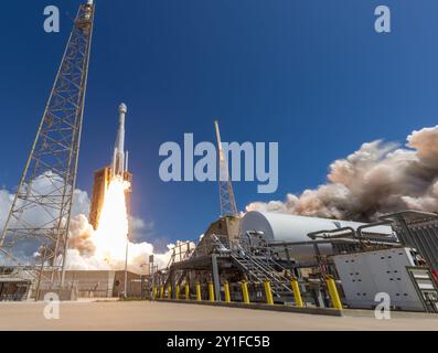 Cap Canaveral, États-Unis. 05 juin 2024. Après 93 jours dans l'espace, Boeing déconnectera Starliner de l'ISS sans l'équipage et tentera d'atterrir à White Sands Nouveau-Mexique le 7 septembre minuit. La photo de décollage a eu lieu le 5 juin 2024 à 10h52 et 2024 de SLC-41 Cape Canaveral Florida Brevard County Florida USA. (Photo de Scott Schilke/Sipa USA) crédit : Sipa USA/Alamy Live News Banque D'Images