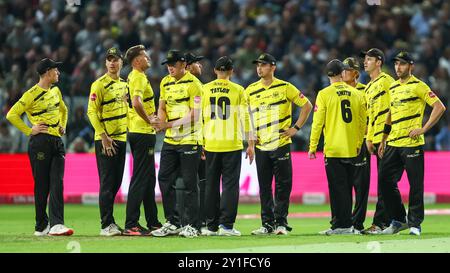 Prise à Birmingham, Royaume-Uni, le 06 septembre 2024 au Warwickshire County Cricket Club, Edgbaston. Sur la photo, David Payne du Gloucestershire (3ème à gauche) célèbre le licenciement du #1, Moeen Ali du Warwickshire avec ses coéquipiers lors du match de finale Vitality Blast Quarter 2024 entre Warwickshire CCC & Gloucestershire CCC image est à usage éditorial seulement - crédit à Stu Leggett via Alamy Live News Banque D'Images