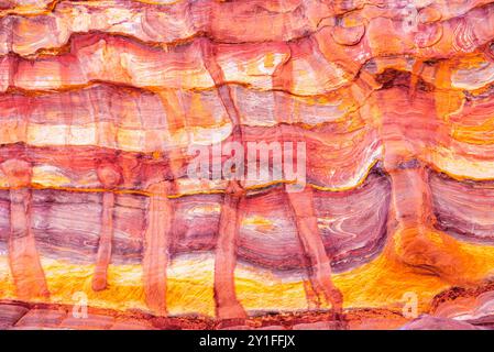 Petra, Jordanie - détail du mur rocheux d'une formation rocheuse à Wadi musa, Meedle East Banque D'Images