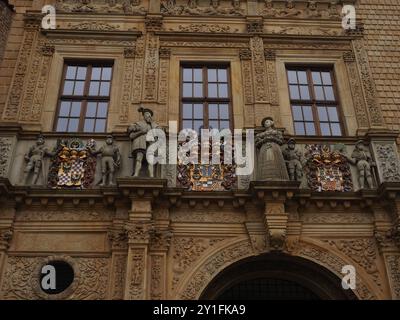 Les détails de la façade du château de Brzeg Banque D'Images