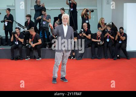 Venise Lido, Italie. 06 septembre 2024. Michele Placido assiste au tapis rouge du film 'Kjaerlighet (amour)' au 81ème Festival du film de Venise dans le Lido de Venise. Crédit : SOPA images Limited/Alamy Live News Banque D'Images