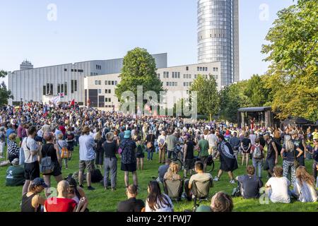 Protestations contre un soi-disant dialogue citoyen de l'AFD à la Philharmonie d'Essen, ont appelé les employés du Théâtre d'Essen et de la Philharmonie Banque D'Images