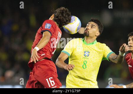 Curitiba, Brésil. 06 septembre 2024. PR - CURITIBA - 09/06/2024 - 2026 QUALIFICATIONS COUPE DU MONDE, BRÉSIL x ÉQUATEUR - Samiento et Paqueta, combat pour le ballon, couto pereira, 09/06/2024 photo : Hedeson Alves/AGIF crédit : AGIF/Alamy Live News Banque D'Images