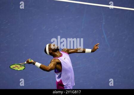 Flushing Meadows, US Open : Frances Tiafoe, États-Unis. 06 septembre 2024. Lors de son match de demi-finale contre Taylor Fritz à l'US Open aujourd'hui. Crédit : Adam Stoltman/Alamy Live News Banque D'Images