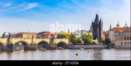 Panorama du pont Charles (Karluv Most) sur la rivière Moldau à Prague, République tchèque Banque D'Images
