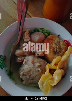 Vue des boulettes de viande typiques de Java oriental Banque D'Images