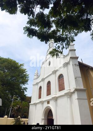 Vue extérieure de l'église Saint François, à Fort Kochi, Kochi, construite à l'origine en 1503, est l'une des plus anciennes églises européennes en Inde Banque D'Images