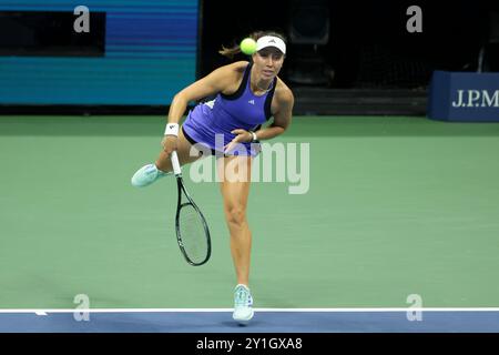 New York, Etats-Unis. 06 septembre 2024. Jessica Pegula des États-Unis pendant le jour 11 du tournoi de tennis du Grand Chelem 2024 US Open le 5 septembre 2024 au USTA Billie Jean King National Tennis Center à New York, États-Unis - photo Jean Catuffe/DPPI crédit : DPPI Media/Alamy Live News Banque D'Images