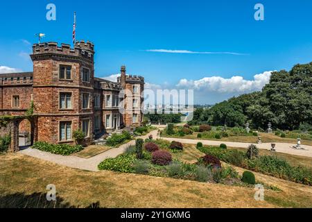Mount Edgcumbe ; Maison et terrains ; Lookimg vers Plymouth ; Cornwall ; Royaume-Uni Banque D'Images
